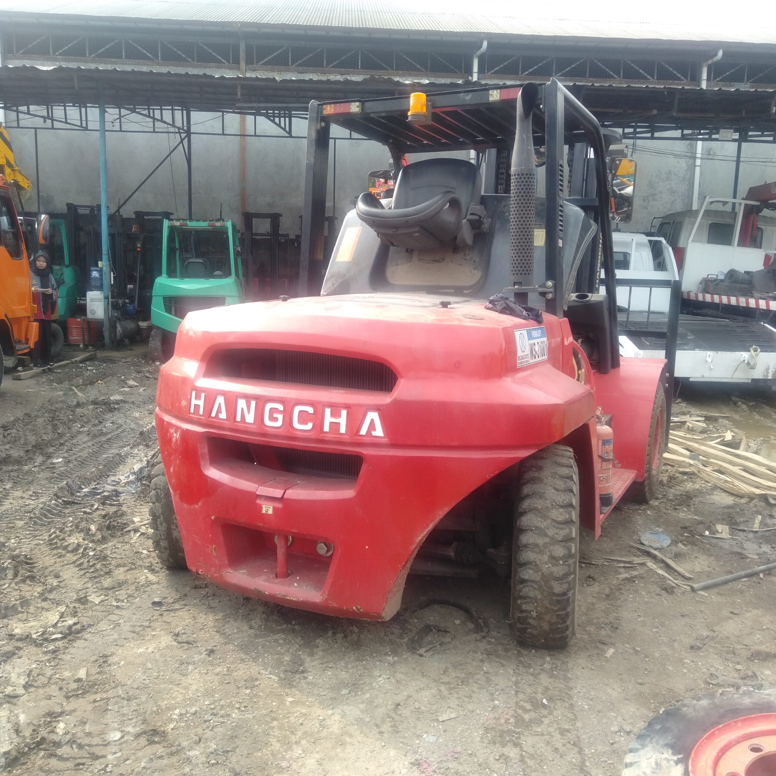Pentingnya Menyesuaikan Ukuran Forklift dengan Kebutuhan Proyek