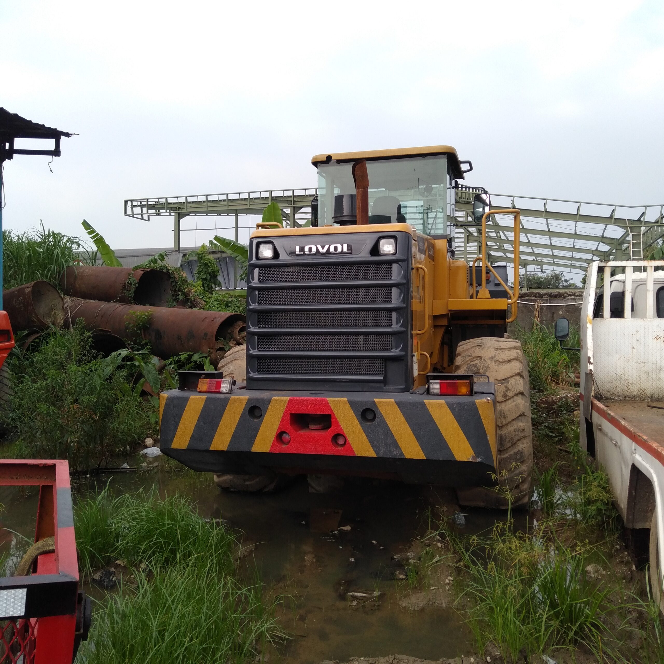 Strategi Tepat Mengelola Limbah dari Operasional Alat Berat